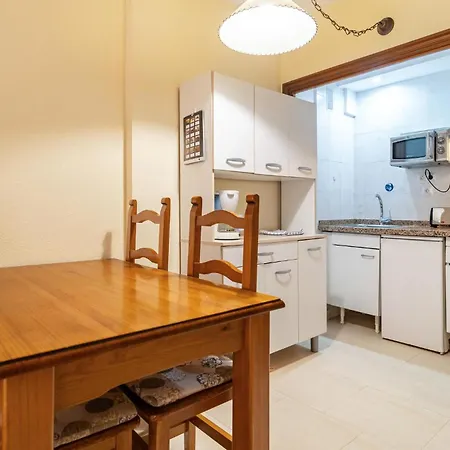 Апартаменты 1 Bedroom Awesome In